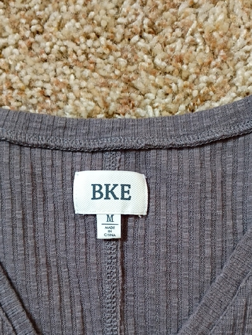 BKE Two-Tone Gray V-Neck Ribbed Tank - Picture 2 of 7
